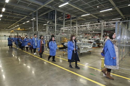 華晨寶馬鐵西工廠上演快閃時(shí)裝秀,造車也是一種藝術(shù)