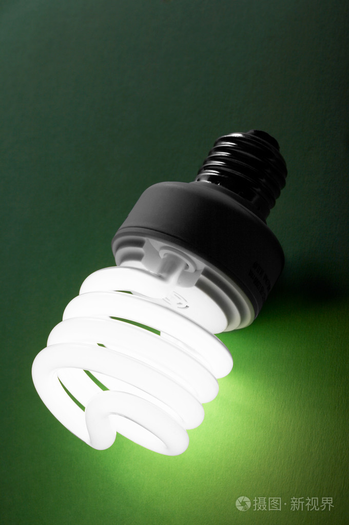 光影之間 探索熒光燈在商業攝影中的美學與實用價值